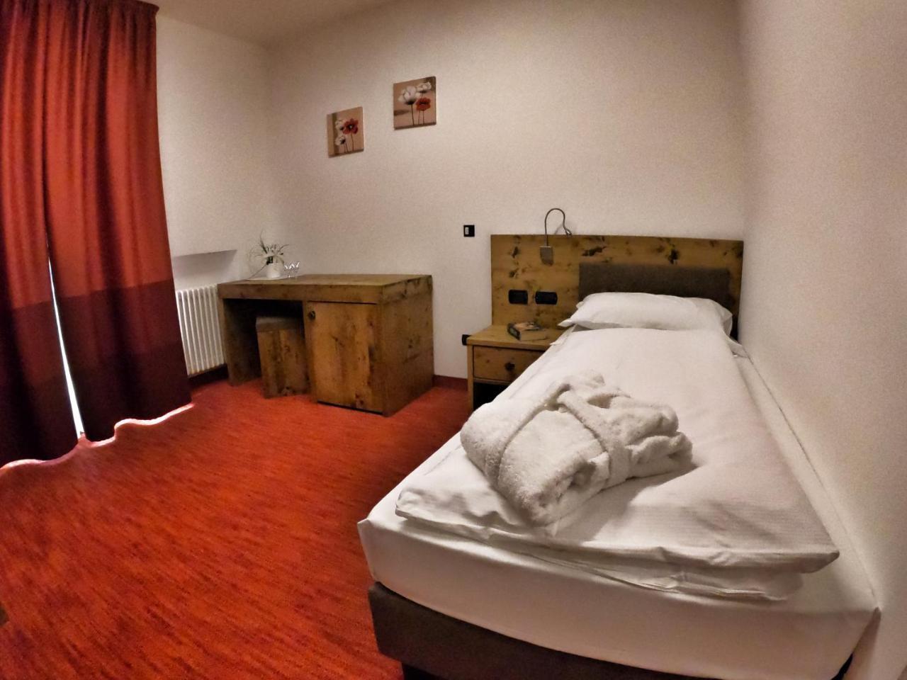 Hotel Cristallo Canazei Buitenkant foto