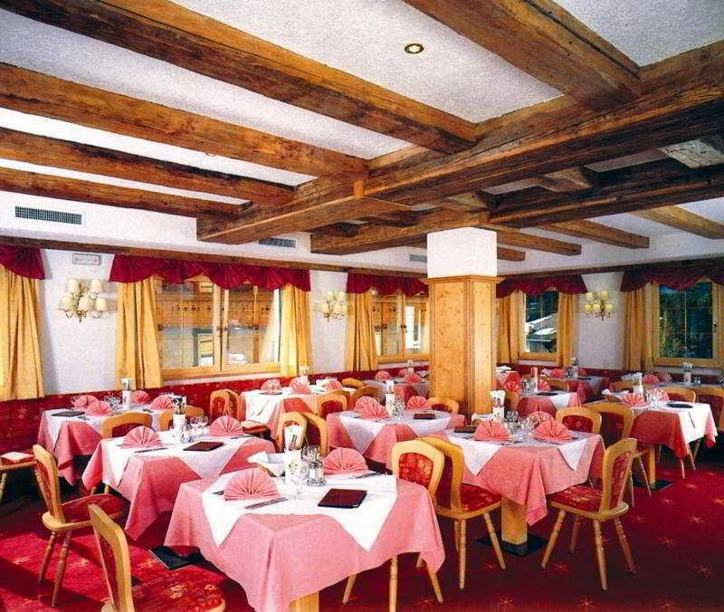Hotel Cristallo Canazei Buitenkant foto